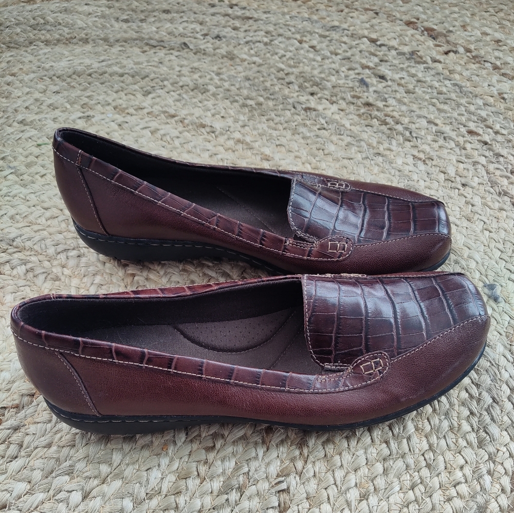 New Clarks Leather Loafers Wide